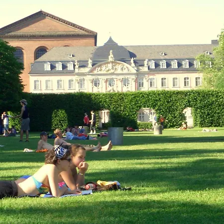 Ferienwohnung An Den Kaiserthermen * Trier